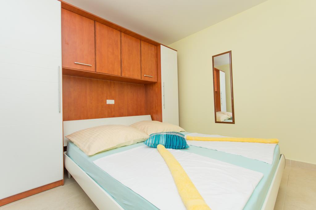 Apartment Ljuba Trogir Exterior foto