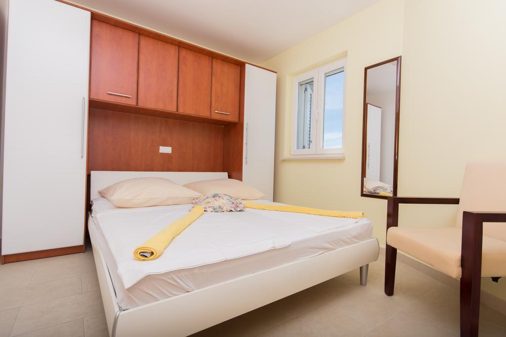 Apartment Ljuba Trogir Exterior foto